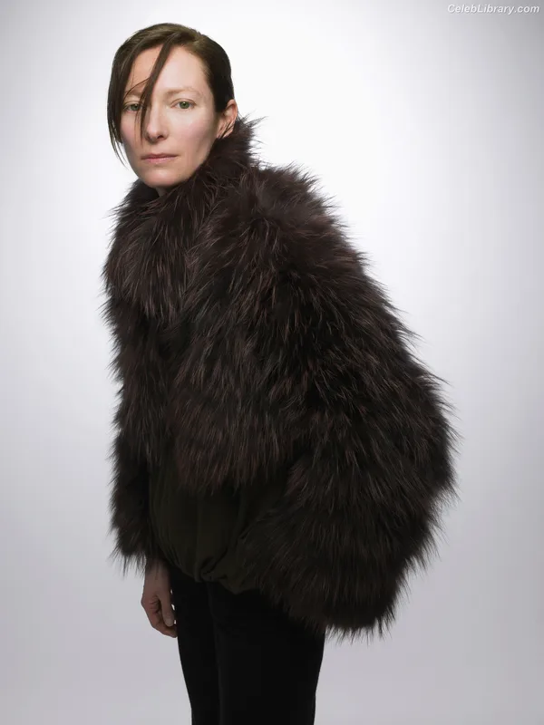 Tilda Swinton photo 10 of 18