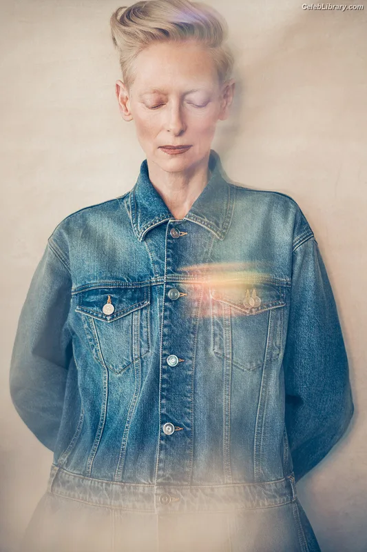 Tilda Swinton photo 16 of 18