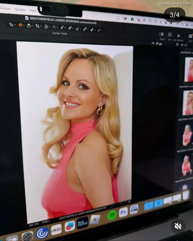 Tina O'Brien photo 9 of 298