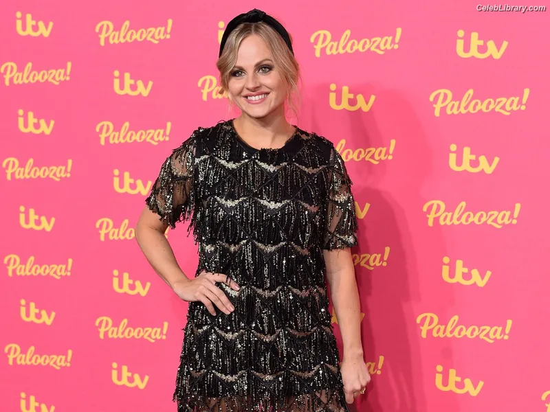Tina O'Brien photo 1 of 298