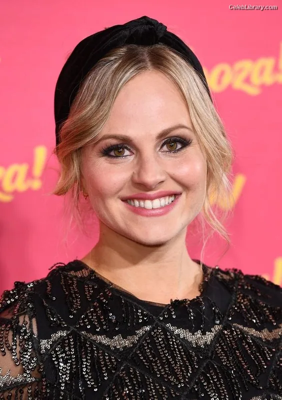 Tina O'Brien photo 4 of 298