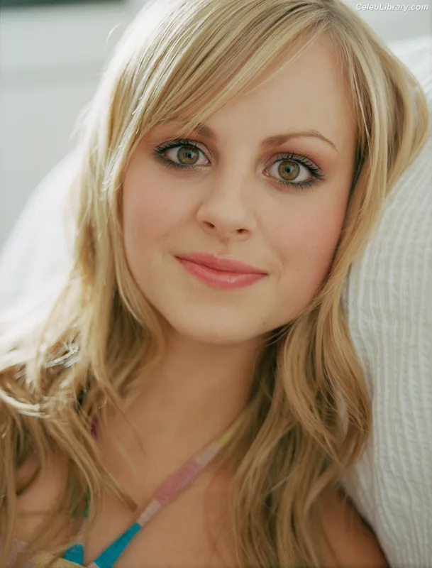 Tina O'Brien photo 20 of 298