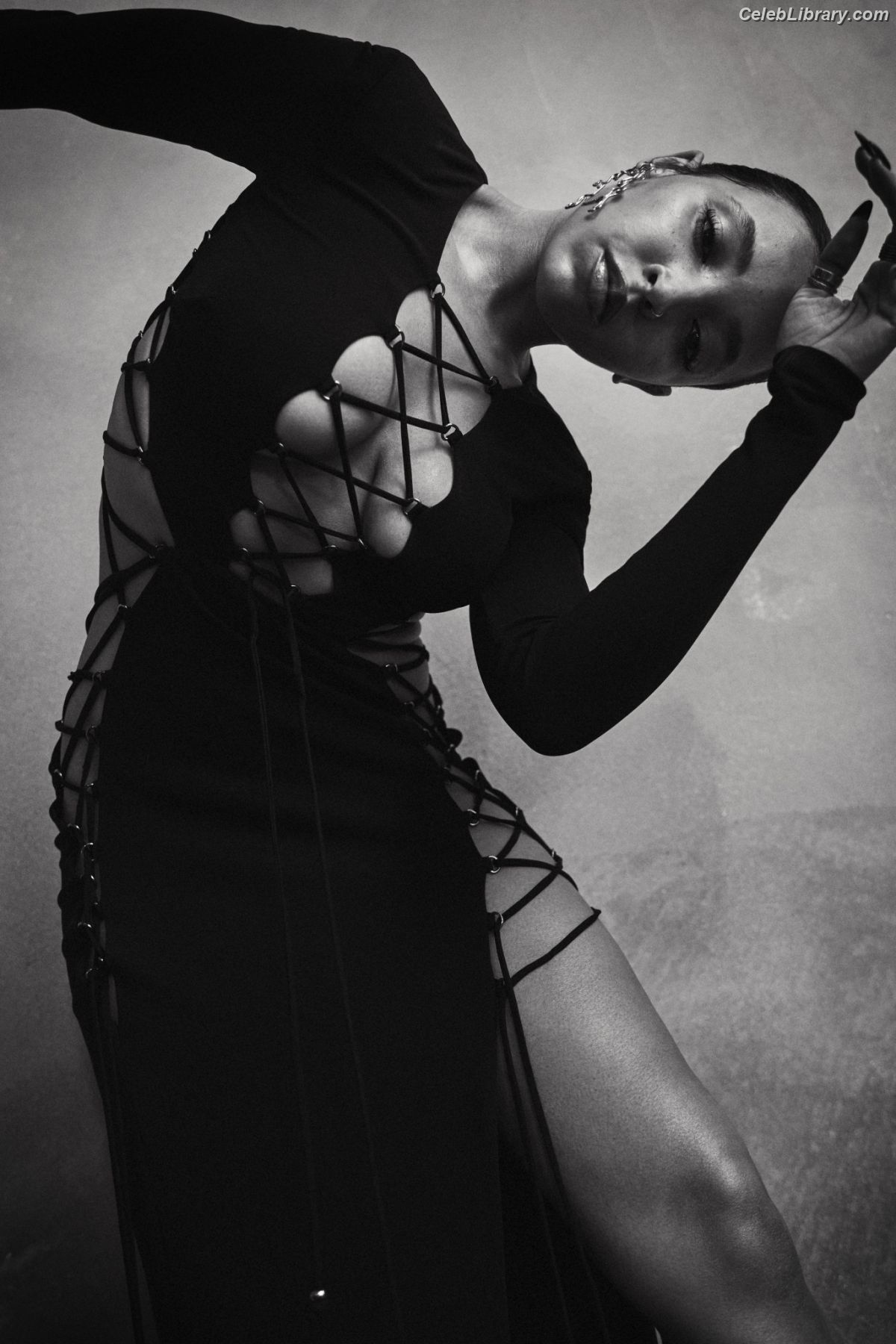 Tinashe photo 3 of 595