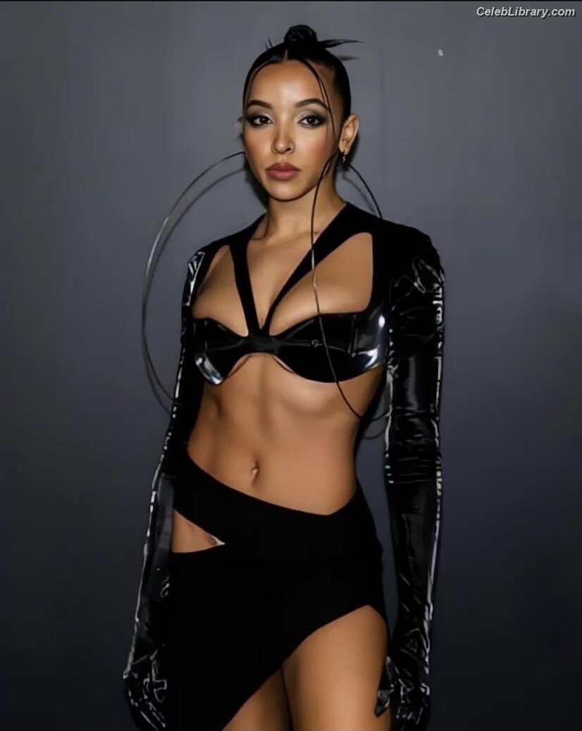Tinashe photo 19 of 595