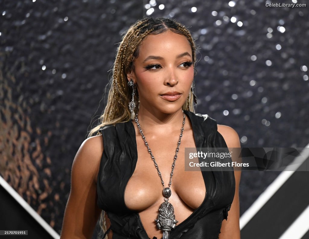 Tinashe photo 6 of 595