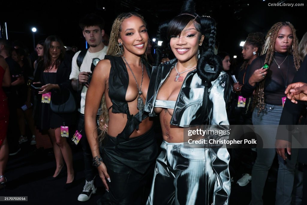 Tinashe photo 7 of 595