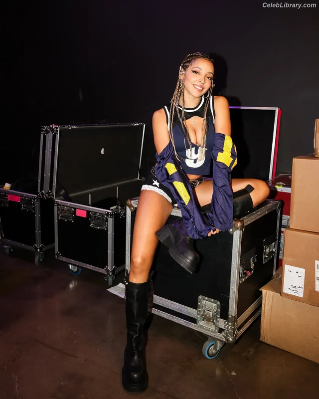 Tinashe photo 17 of 595