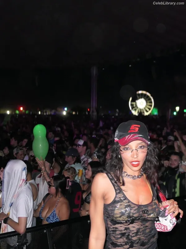 Tinashe photo 4 of 595
