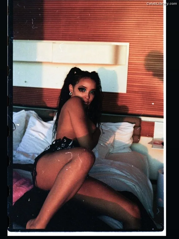Tinashe photo 10 of 595