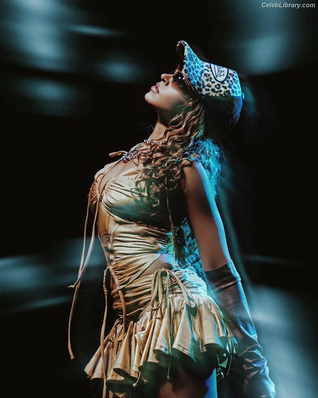 Tinashe photo 11 of 595