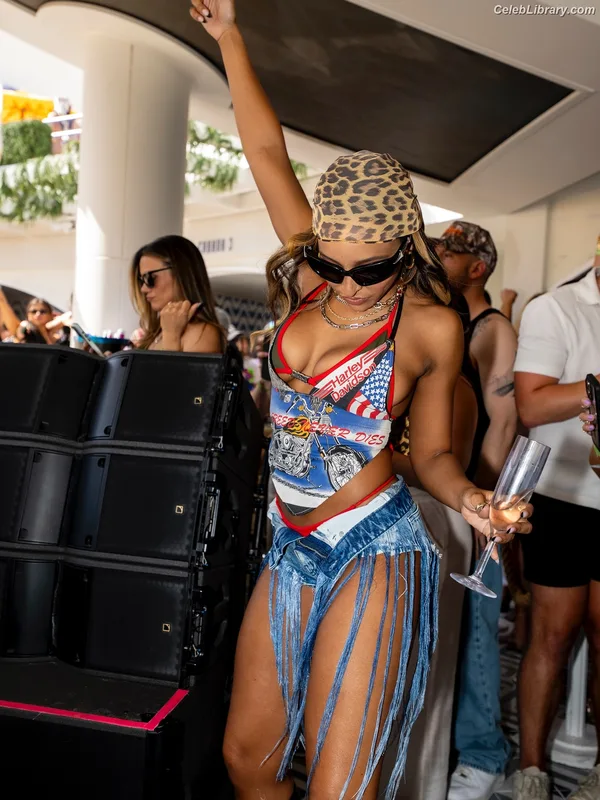 Tinashe photo 23 of 595