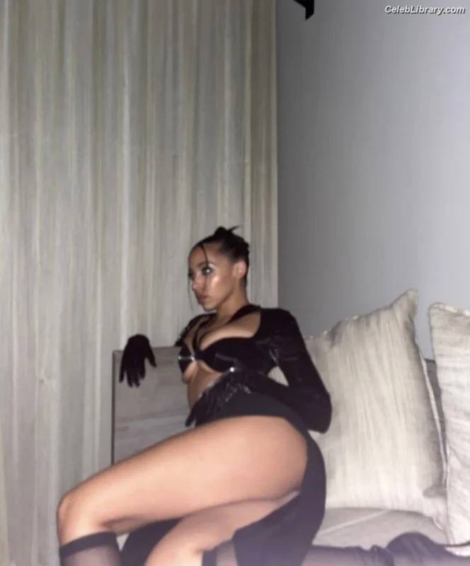 Tinashe photo 9 of 595