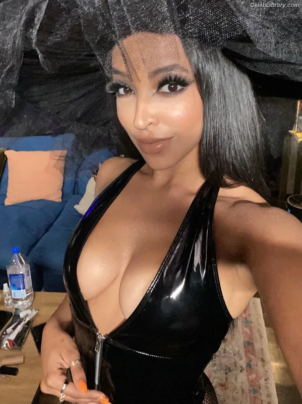 Tinashe photo 13 of 595
