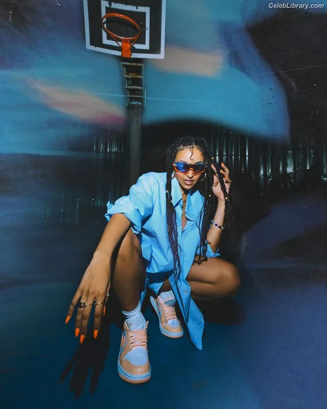 Tinashe photo 14 of 595