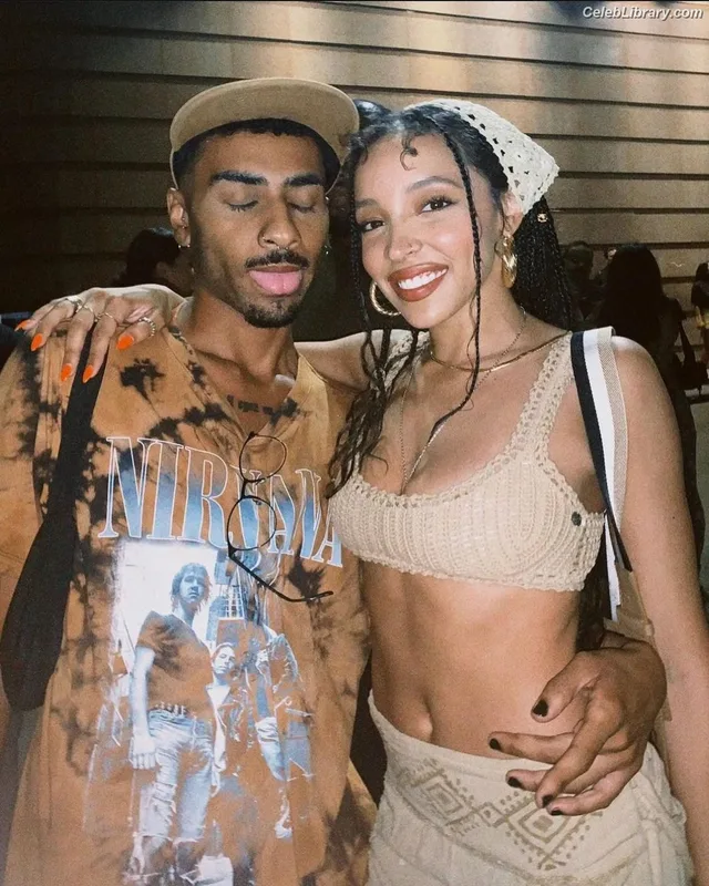 Tinashe photo 16 of 595