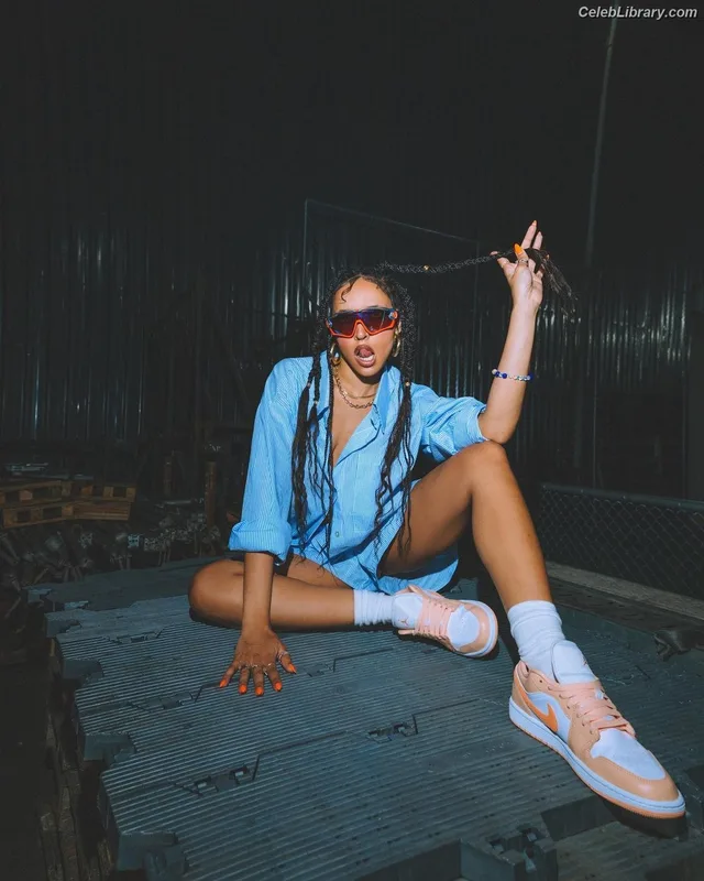 Tinashe photo 19 of 595
