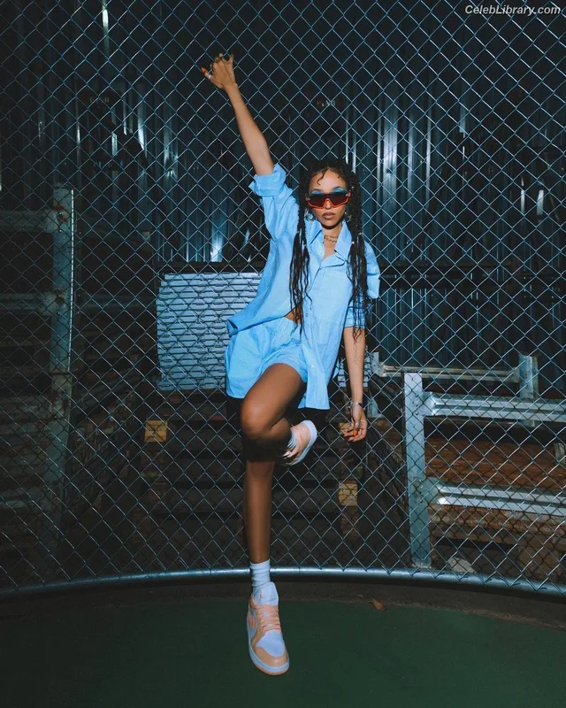 Tinashe photo 20 of 595