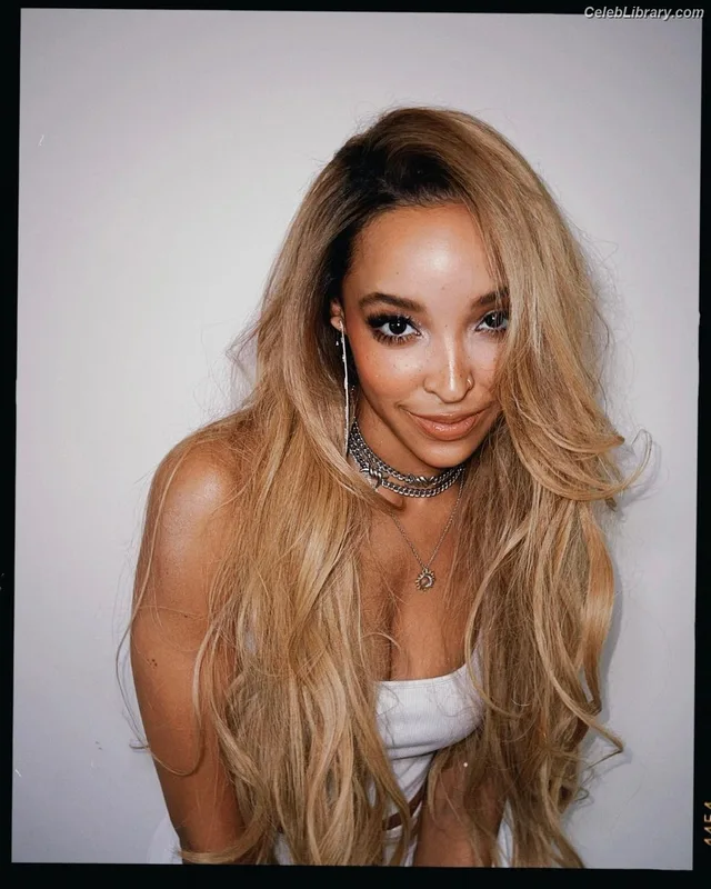 Tinashe photo 1 of 595