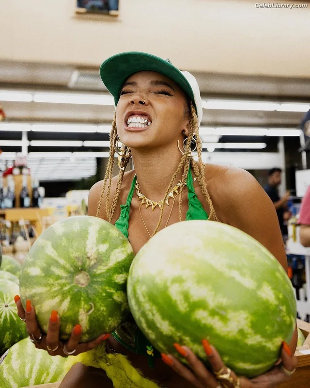 Tinashe photo 24 of 595
