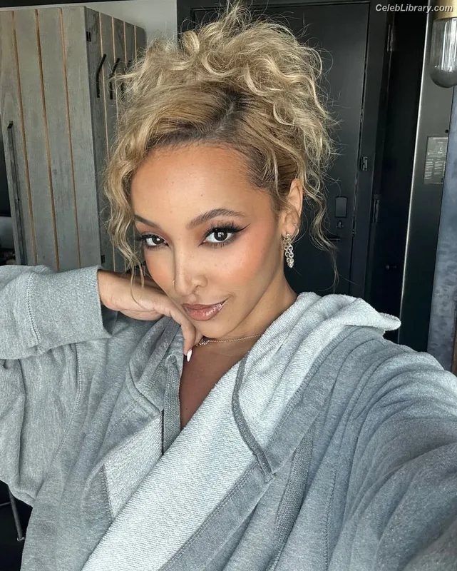 Tinashe photo 6 of 595