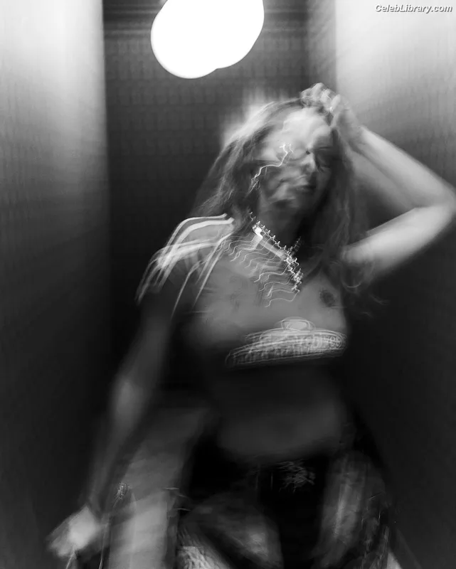 Tinashe photo 7 of 595