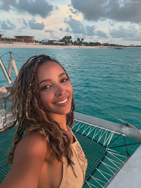 Tinashe photo 19 of 595