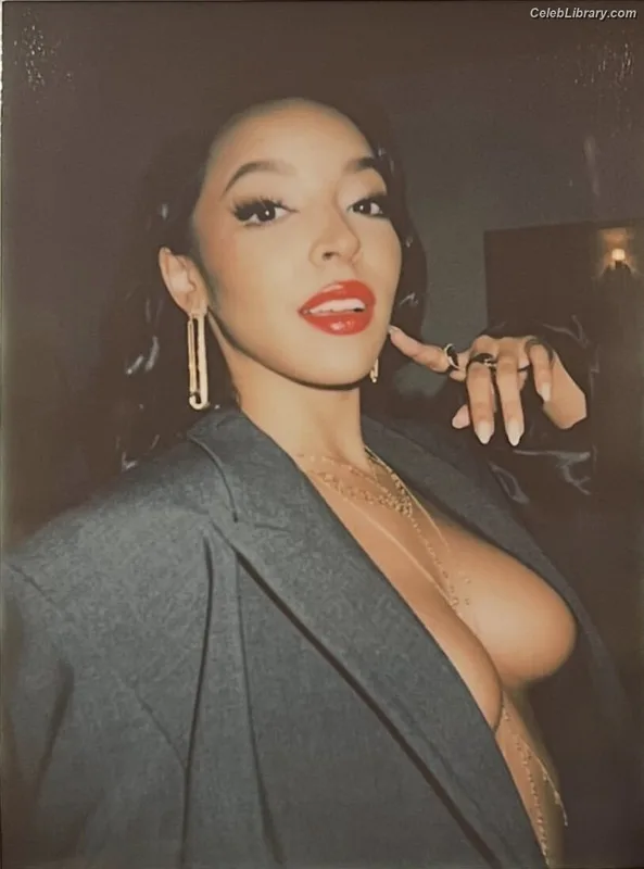 Tinashe photo 14 of 595