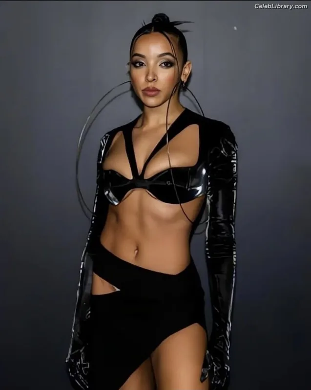 Tinashe photo 19 of 595