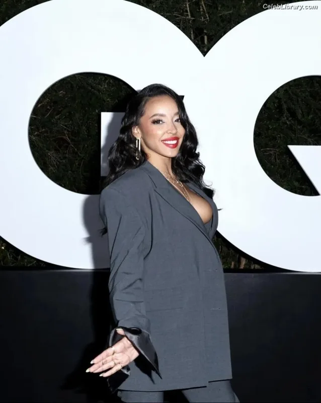 Tinashe photo 1 of 595