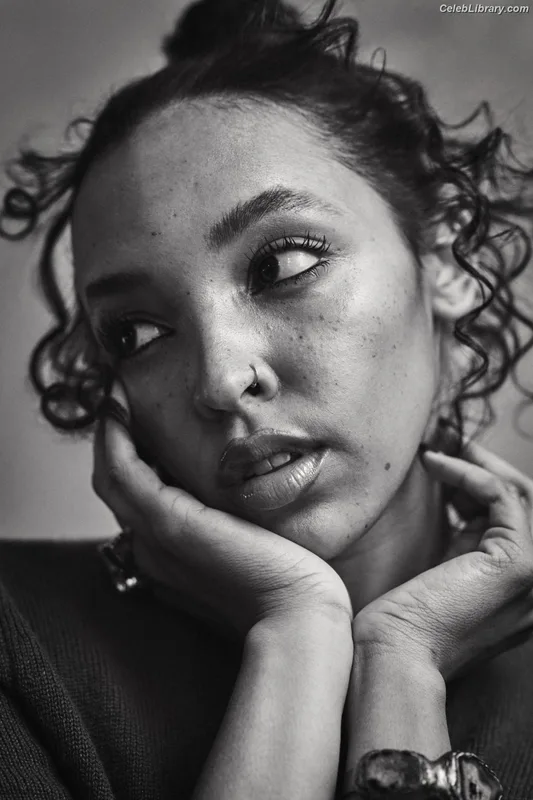 Tinashe photo 4 of 595