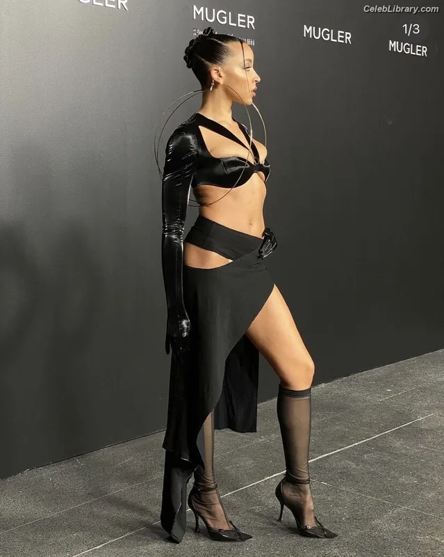 Tinashe photo 1 of 595