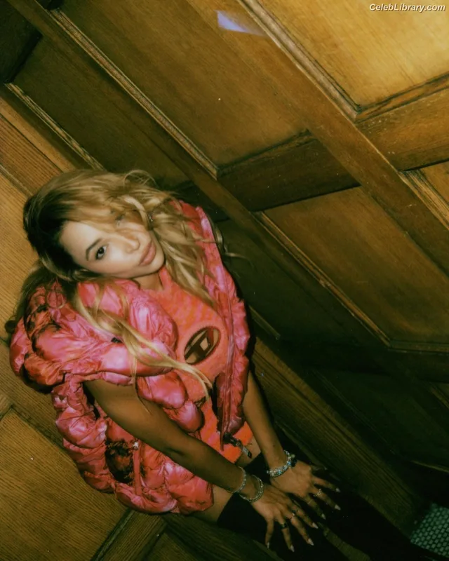 Tinashe photo 14 of 595