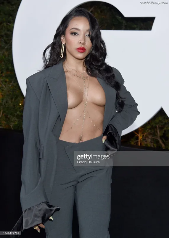 Tinashe photo 3 of 595