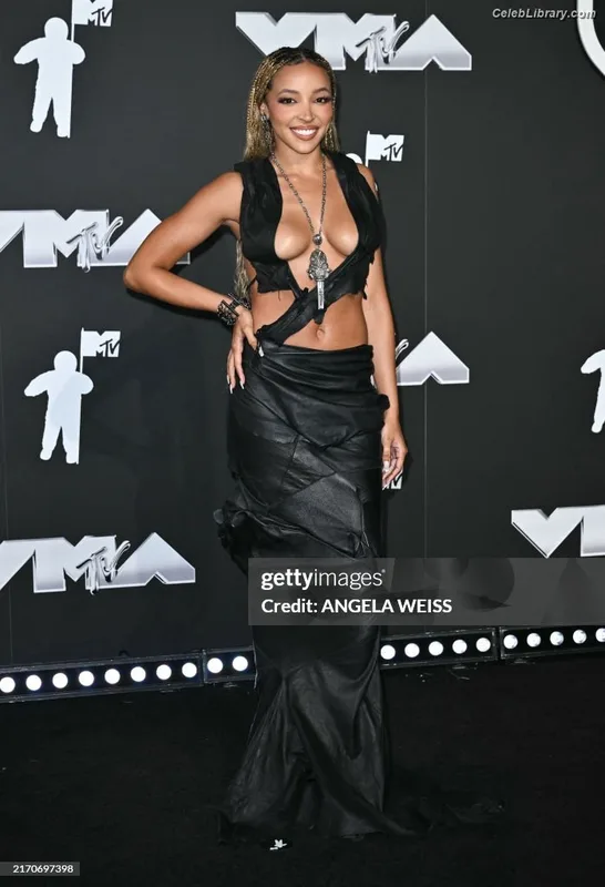 Tinashe photo 4 of 595