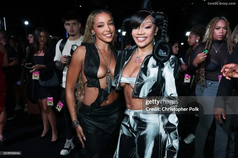 Tinashe photo 7 of 595