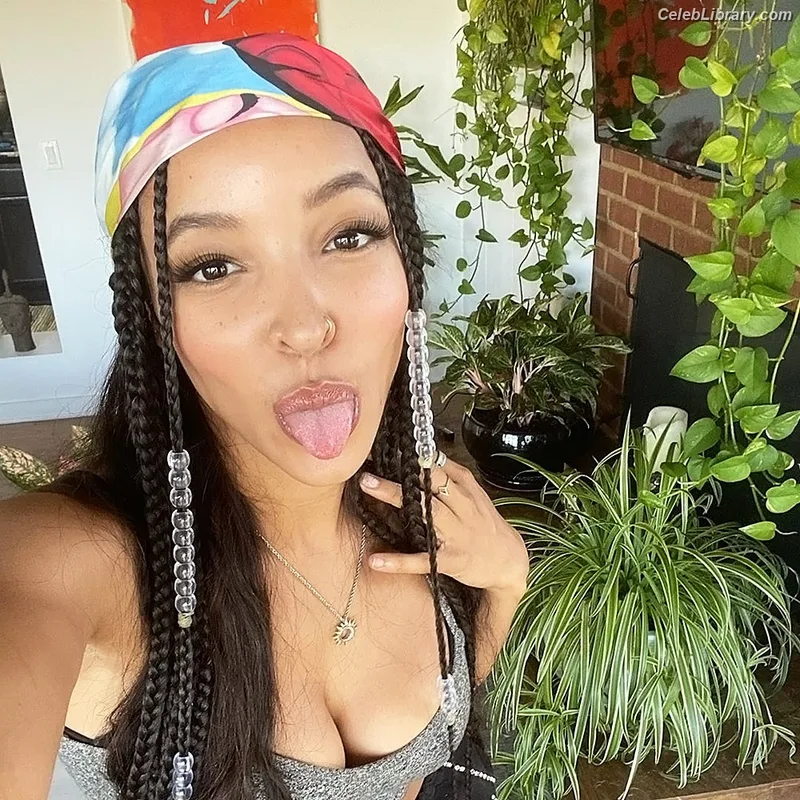 Tinashe photo 11 of 595
