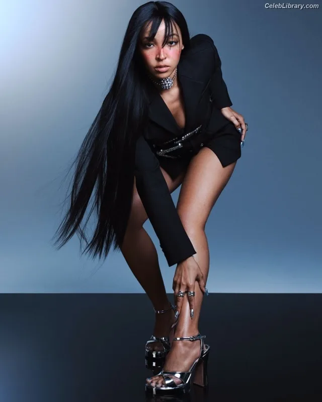 Tinashe photo 2 of 595