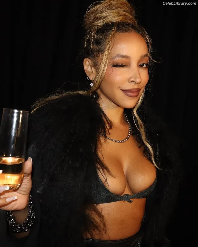 Tinashe photo 23 of 595