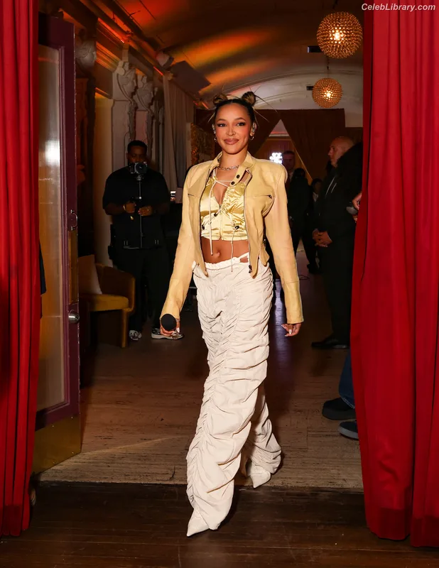 Tinashe photo 20 of 595