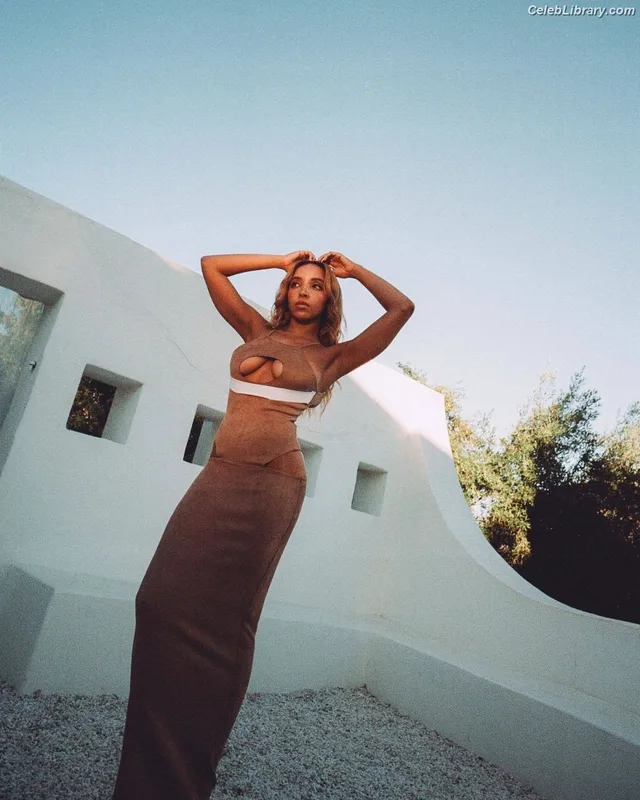 Tinashe photo 11 of 595