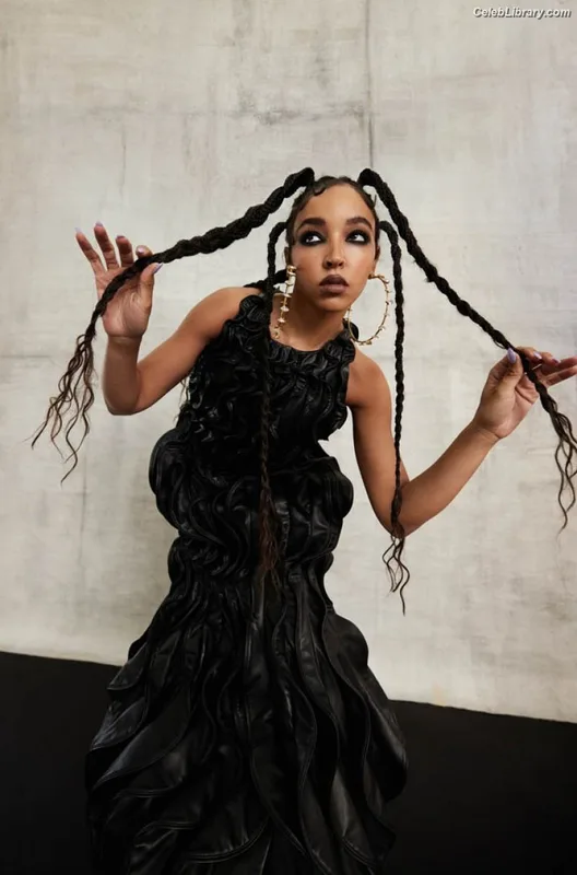 Tinashe photo 4 of 595