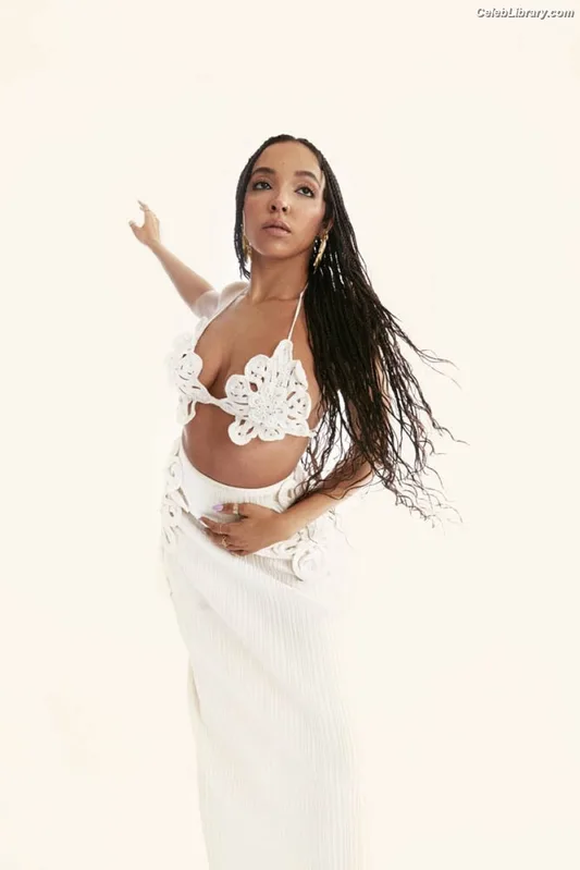 Tinashe photo 9 of 595