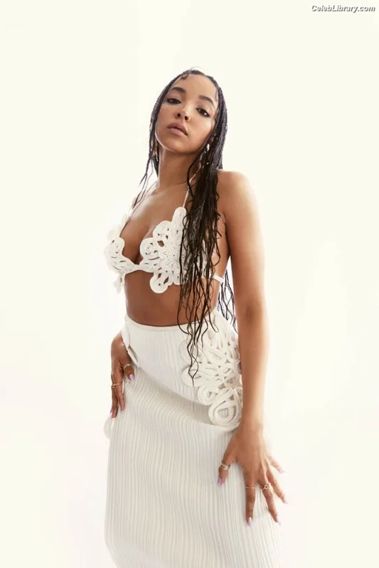 Tinashe photo 11 of 595