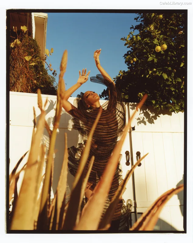 Tinashe photo 18 of 595