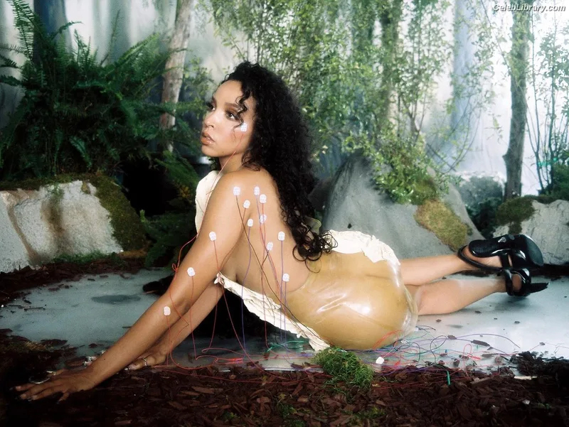 Tinashe photo 21 of 595