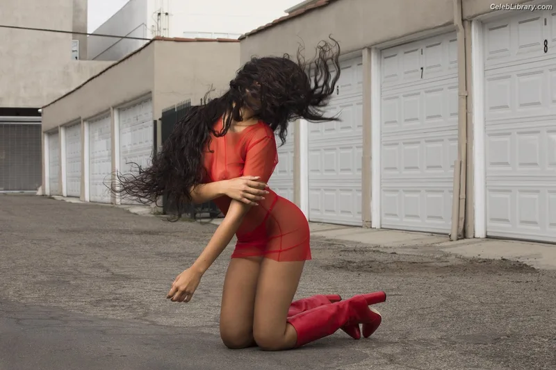 Tinashe photo 2 of 595