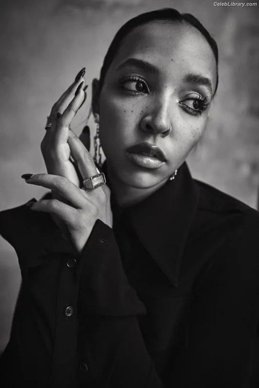 Tinashe photo 7 of 595