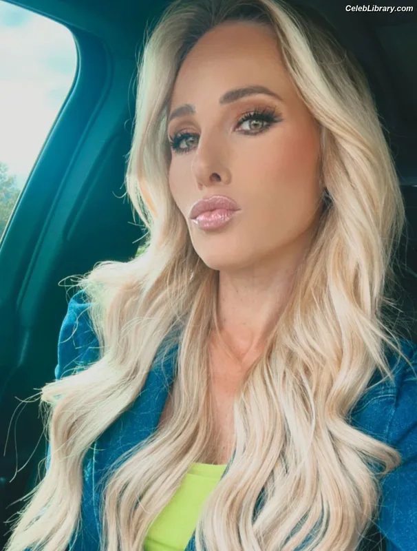 Tomi Lahren photo 8 of 336