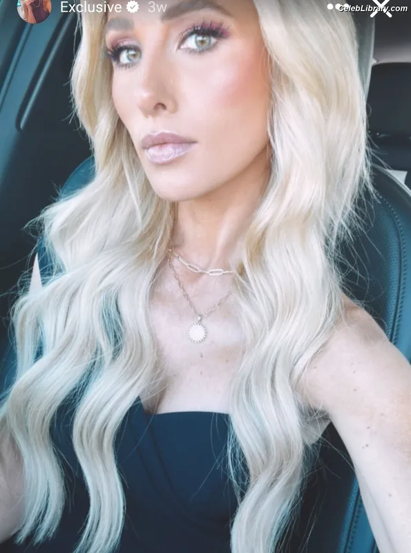 Tomi Lahren photo 3 of 336