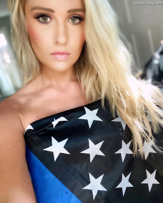 Tomi Lahren photo 4 of 336